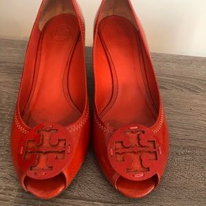 Tory Burch used coral red wedge